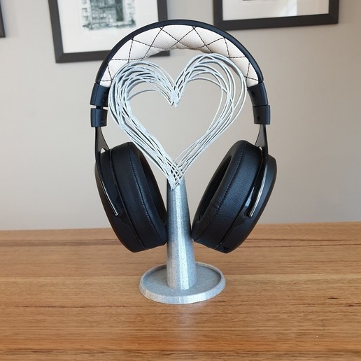 hearts headphones stand headphone holder headset heart love gift easy no supports music 3D print model - Mito3D