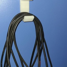 lourd devoir câble titulaire soutien trou vis accrocher mur 3d print model - Mito3D