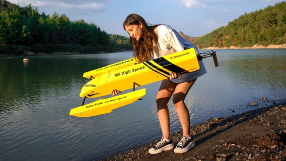 high speed rc outrigger boat large size 3d print model - Mito3D
