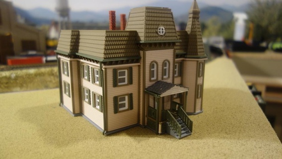 ho scale pennywise house buildings structures achitecture 3d print model - Mito3D
