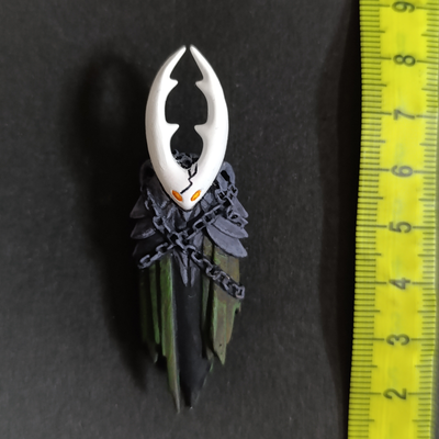 hollow knight - chained mini art indiegame video game indie religion statue idol pendant stylized necklace chains 3d print model - Mito3D