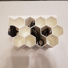 Favo cavo organizzatore attrezzo titolari scatole 3d print model - Mito3D