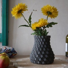 honeycomb curved vase 3d print model - Mito3D