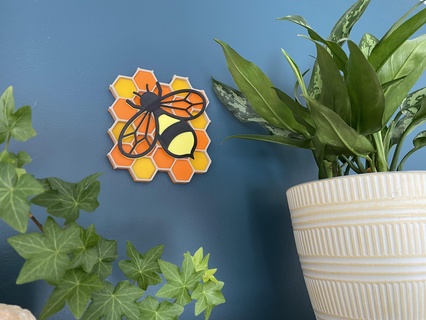 honeycomb mosiac hexagon spring bumblebee bee mosaic wall decor plant 3d print model - Mito3D