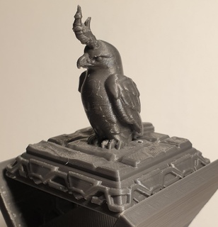klaxon oiseau miniature Jeu dragon planche Jeux dragons crottes figurines 3d impressions modèle décorer collection 3d print model - Mito3D