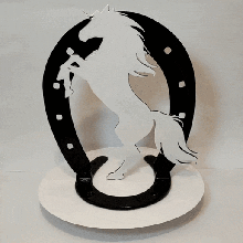 cavalo ferradura arte animal escultura 2d parede peça central espetacular fãs 3d print model - Mito3D