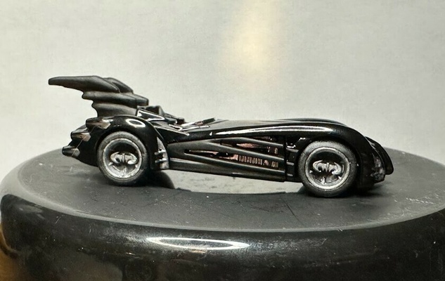 quente rodas batmóvel inspirado batman robin 3d print model - Mito3D
