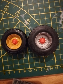 enjoliveurs miniature tracteur centre roue agriculture casquette ferme pièces couverture gaine 3d print model - Mito3D