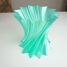 imenso torcido Estrela vaso modo decoração 3d print model - Mito3D