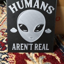 humains réel extraterrestre affiche signe mur signes_logos 3d print model - Mito3D