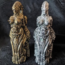 híbrido a arte giger biosurrealism o surrealismo scifi fantasia ornamentado antiga artefato feminino 3d print model - Mito3D