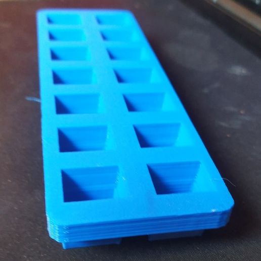 ice-cube tray bac gla ice cube sla resin anet wine 3D print model - Mito3D