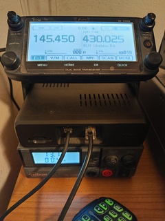 icom id 5100 monitor estante soporte mba 2 radio 3d print model - Mito3D