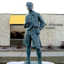 ideal keşif oğlan boy scout bronz dönüm noktası erkek public art r tait mckenzie heykel sioux falls south dakota the gençlik heykeller 3d print model - Mito3D