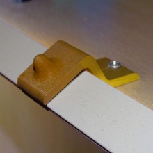 eğimli Led Lamba Kulp destek ofis 3d print model - Mito3D