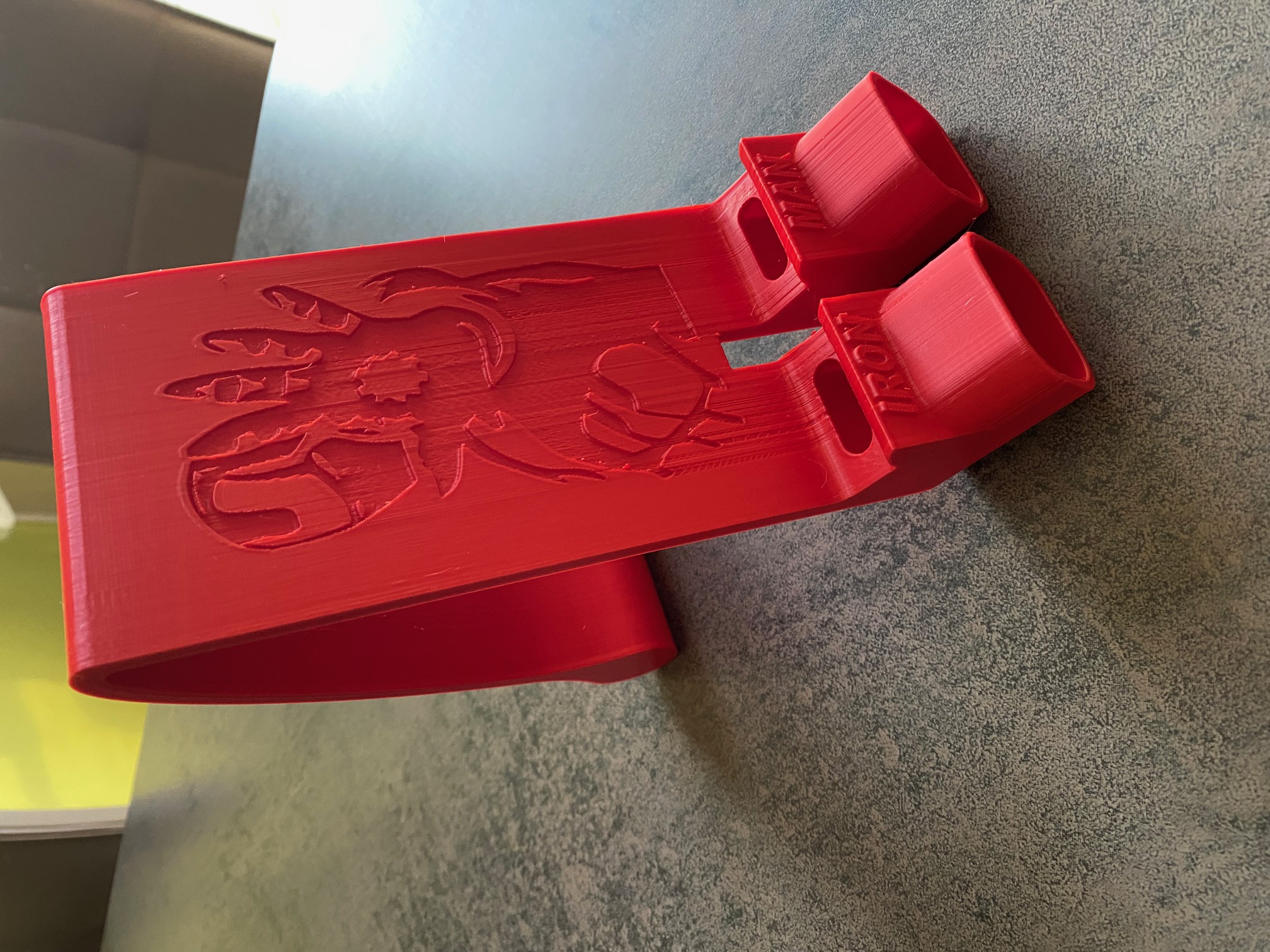 homem Ferro phone suporte maravilha vingador gsm Móvel 3D print model - Mito3D