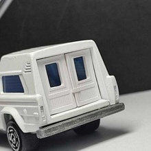 jipe Cherokee ambulância portas arte majorette poupar 164 diecast carros colecionável 3d print model - Mito3D