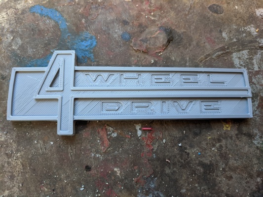 jeepster 4wheel manejar capucha insignia emblema comando todoterreno clásico emperador 3d print model - Mito3D