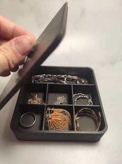 jewellery box Tools jewellerybox organizer tray lid enclosed krabicka sperkovnice jewell jewelery jewelry 3d print model - Mito3D
