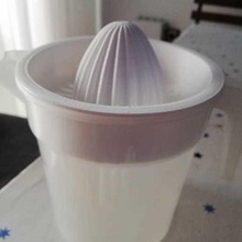 juice squeezer la maison un presse-agrumes le jus 3d print model - Mito3D