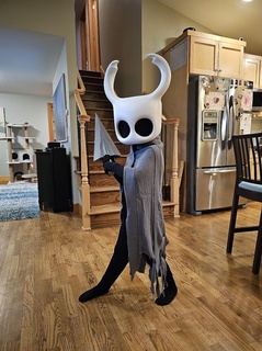 kids cosplay - hollow knight mask needle sword halloween 3d print model - Mito3D