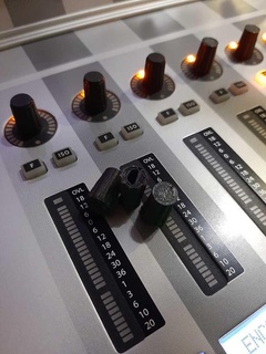 bouton soundcraft vi4 potentiomètre capucho chromé casquettes boutons partie périlla pot artisanat l'audio 3d print model - Mito3D