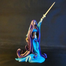 senhora niniane a arte ladyofthelake mulher água espada multicolor estátua escultura lenda feminino 3d print model - Mito3D
