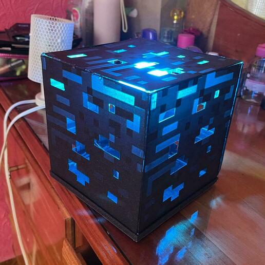 lámpara cubo Minecraft real píxeles luces colores juego azar jugador 3D print model - Mito3D