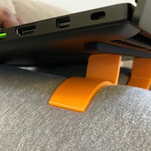 laptop lap support - venting curve game gamers games sofa gaming work 3d print model - Mito3D