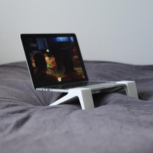 portatile gambe strumento ordinateur portable appui macbook pomme fond du lit 3d print model - Mito3D