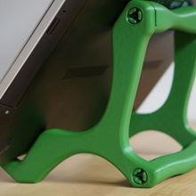 laptop stand gadget kadootje cadeau lger organique double courbe assemblage utile ergonomique support pour ordinateur portable easy print 3d-printable optimised 3dprinting no giveaway give-away gift lightweight design organic snapfit curved assembly useful ergonomic standaard standard laptopstand 3d print model - Mito3D