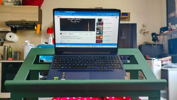 computador portátil ficar pé cama gadget caderno 3d print model - Mito3D