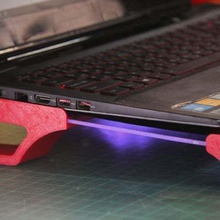 suporte de computador portátil e v2 ferramenta A impressão 3d stand laptop 3d print model - Mito3D