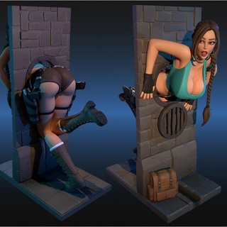 Lara Croft sıkışmış duvar 3d print model - Mito3D