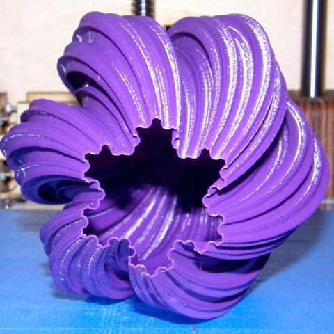 büyük çarpık koch snowflake vazo sanat matematik sanatı ultimaker faberdashery Noel 3D print model - Mito3D