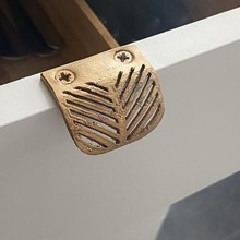 leaf drawer pull knob handle aesthetic modern 3d print model - Mito3D