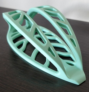 leafy -the leaf inspired vertical laptop stand dell 7590 green 3d print model - Mito3D