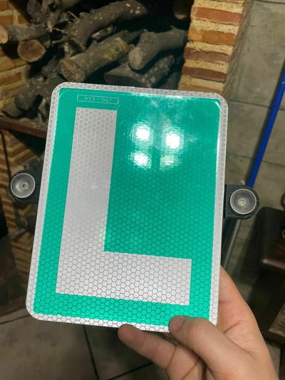 learner's plate or l holder car sucker 3d print model - Mito3D