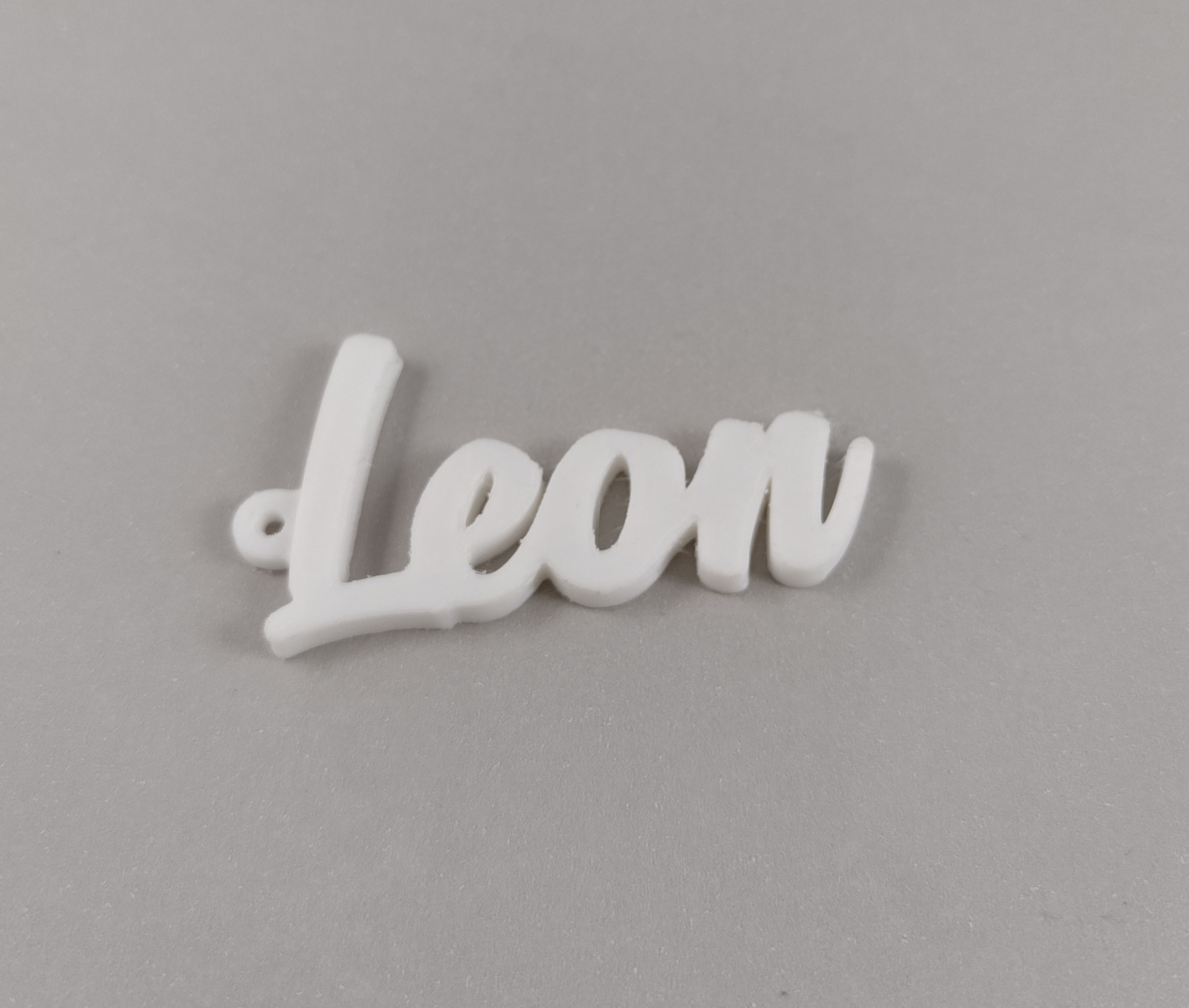 leon keychain name pendant gadget jewel deco child 3D print model - Mito3D