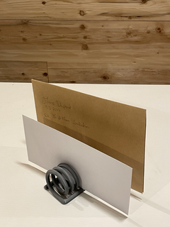lettre photo titulaire soutien Accueil maison Bureau pratique gadget lettres Photos bureau 3d print model - Mito3D