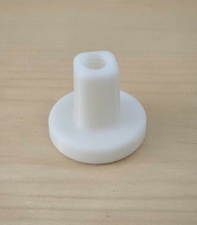 leveling foot retainer 3d print model - Mito3D