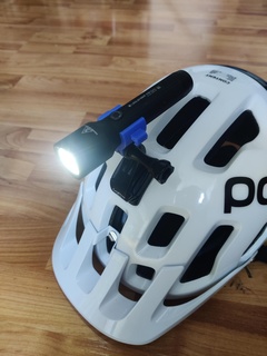 luce titolare supporto gopro montare lampada torcia elettrica casco 3d print model - Mito3D