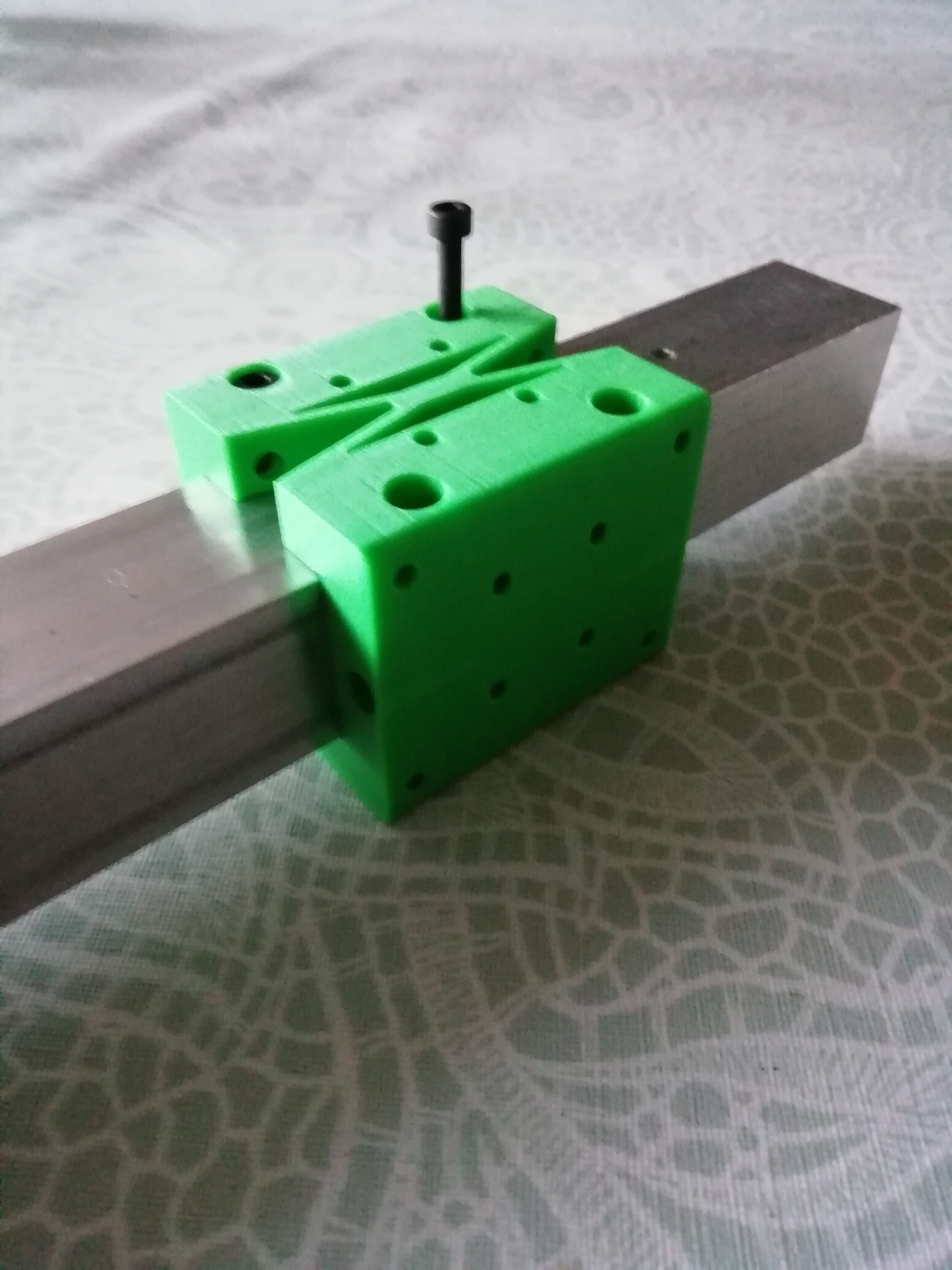 linear leiten Quadrat Tube 30x30 Orientierungshilfe 3D print model - Mito3D