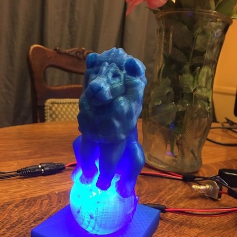 aslan top nighlightlamp ev dekor gecelambası memeli led kedi sirk model Daire hayvan 3D print model - Mito3D