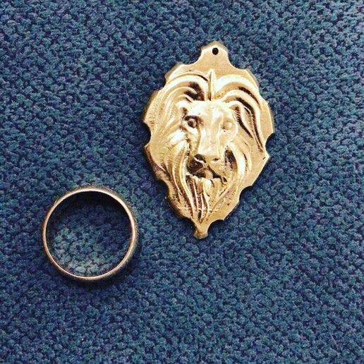 lion pendant jewelry jewelery 3D print model - Mito3D