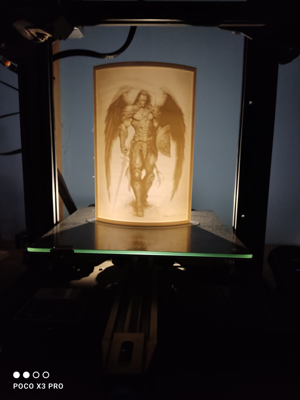 lithophanie st Michael archange Saint lithographies lithophanes religion lampe surréalisme haute soulagement ange 3D print model - Mito3D