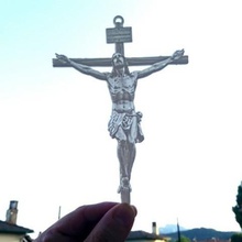 litophany jesus christ art 3dlittle crucifix lithophane lithophania relief salience crucifijo 3d print model - Mito3D
