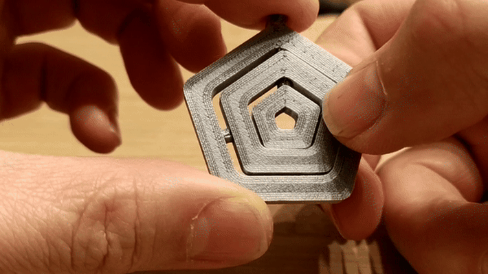 llavero spinner beşgen anahtarlık anahtar yüzük porte cl s movil giroskopio pentagono pentagon 3d print model - Mito3D