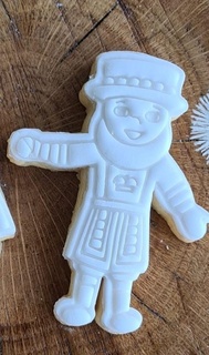 london beefeater themed cookie cutter stamper embosser london beefeater tower guard cookie cookie cutter embosser stamper coronation  3d print model - Mito3D