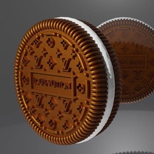 louis vuitton - cookie jewelry biscuit oreo luxury keychain fashion 3d print model - Mito3D